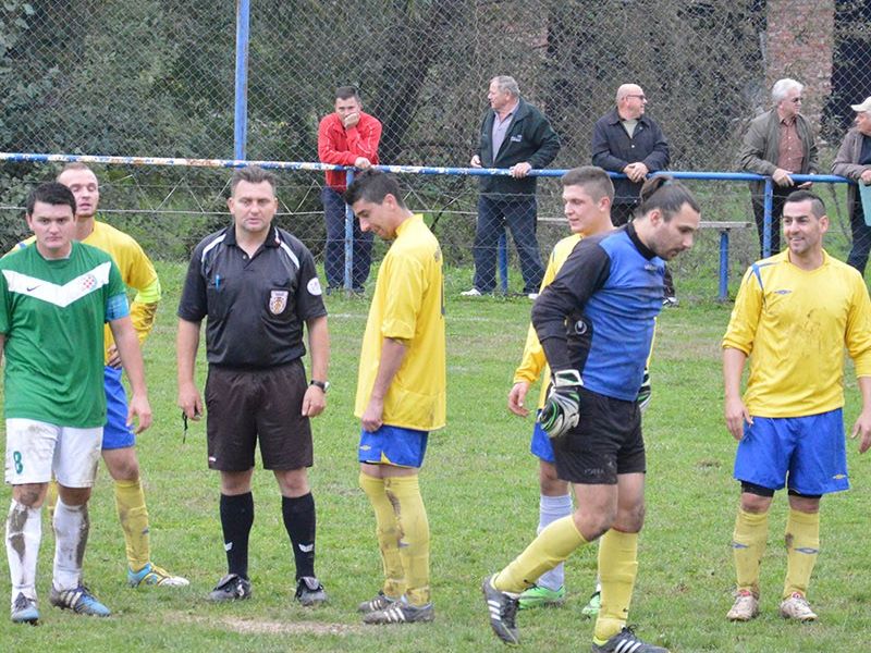 NK Croatia - NK Dobrovac
