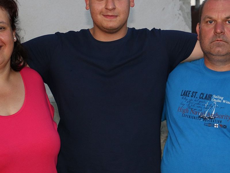 Matija Jurčak s roditeljima