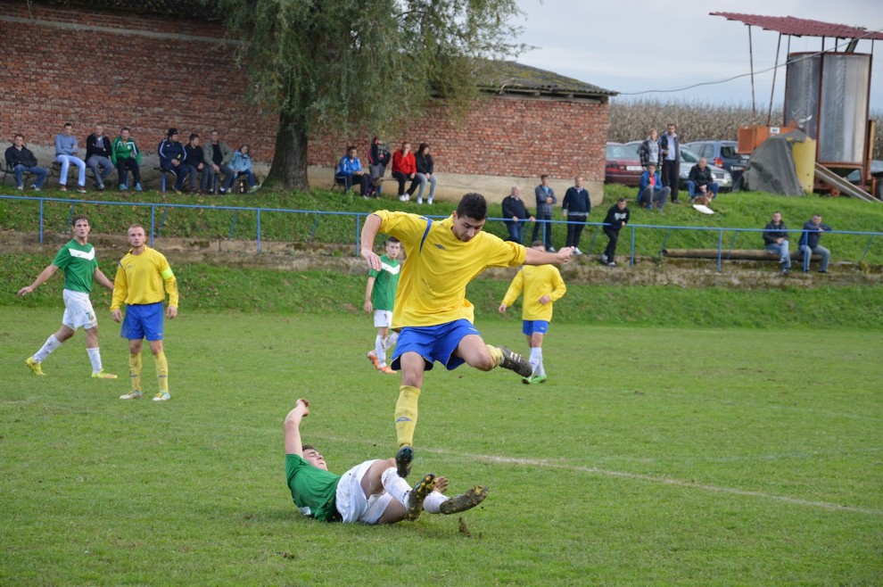 NK Croatia - NK Dobrovac