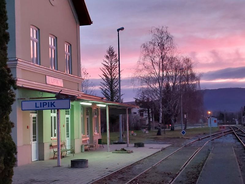 Željeznički kolodvor u Lipiku / Compas.hr