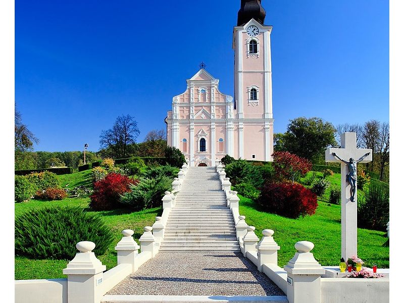 Pakrac, župna crkva Uznesenja Blažene Djevice Marije (foto: Boris Kačan)
