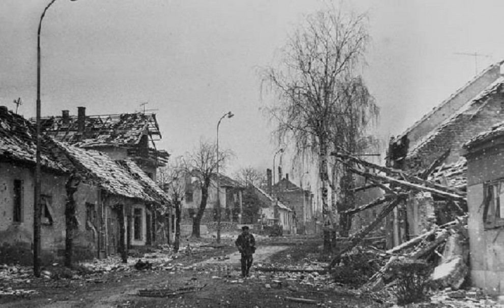 Razoreno središte Lipika (foto:dogodilose.com)